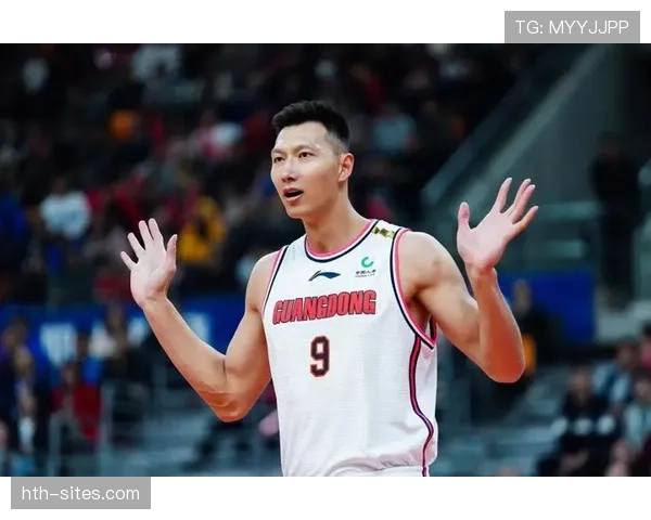 易建联这自律程度,38岁还在健身房泡着,真就靠喝水都能练出肌肉? 易建联这自律程度,38岁还在健身房泡着,真就靠喝水都能练出肌肉?